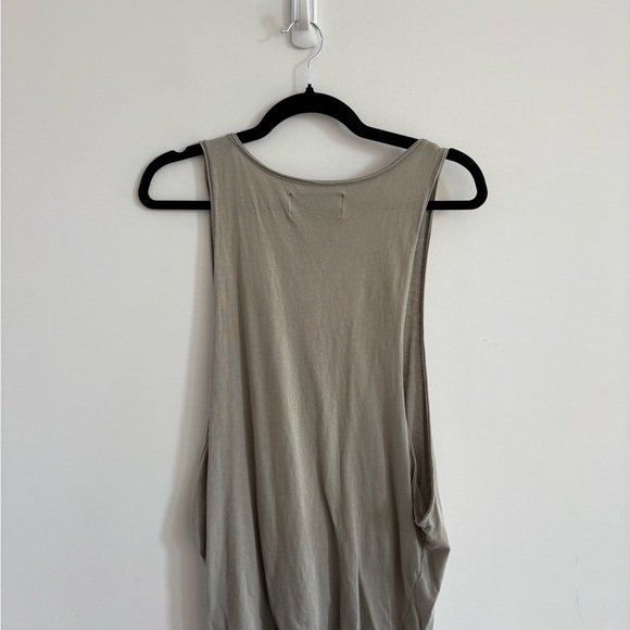 Men Gray Sleeveless Top - Picture 2 of 3